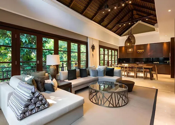 Private @ The Hi-end Villa *